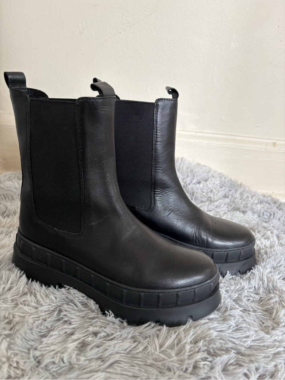 Steve Madden Black Chunky Platform Chelsea Ankle Boots